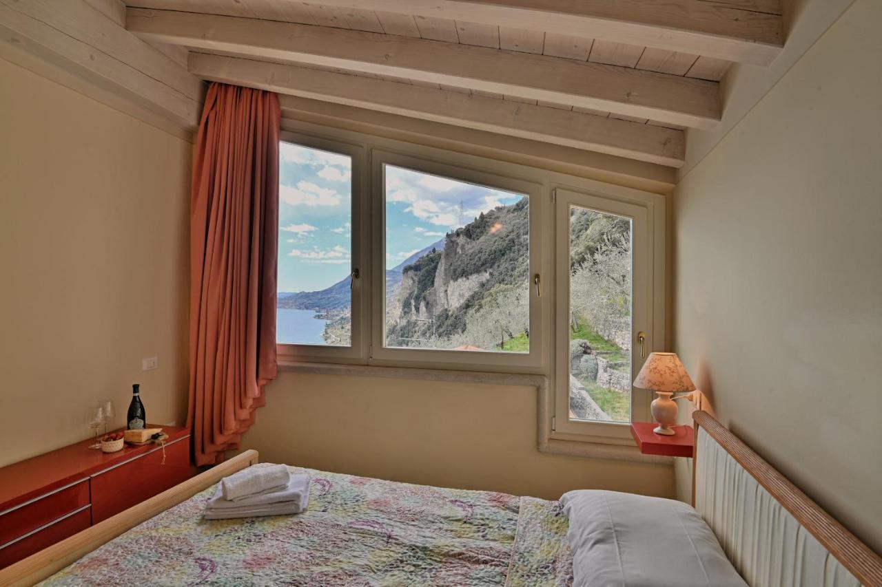 Attico Elais - Theater Home Gargnano Luaran gambar
